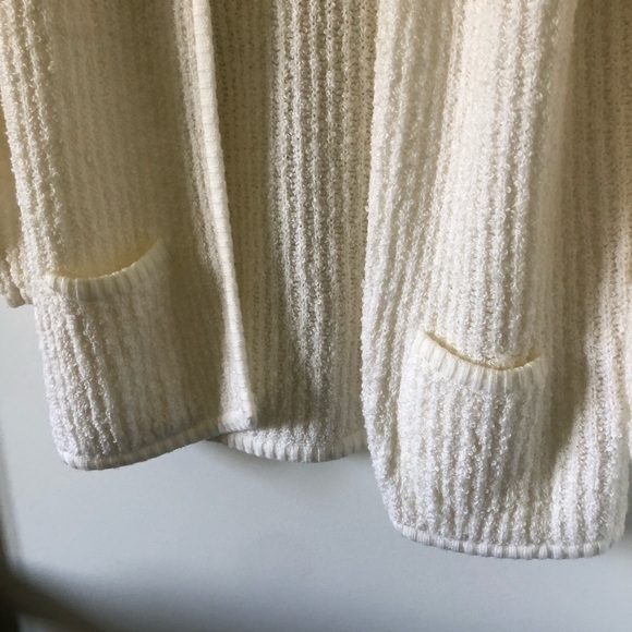 Vintage Perspective Knitted Cardigan - Picture 6 of 7